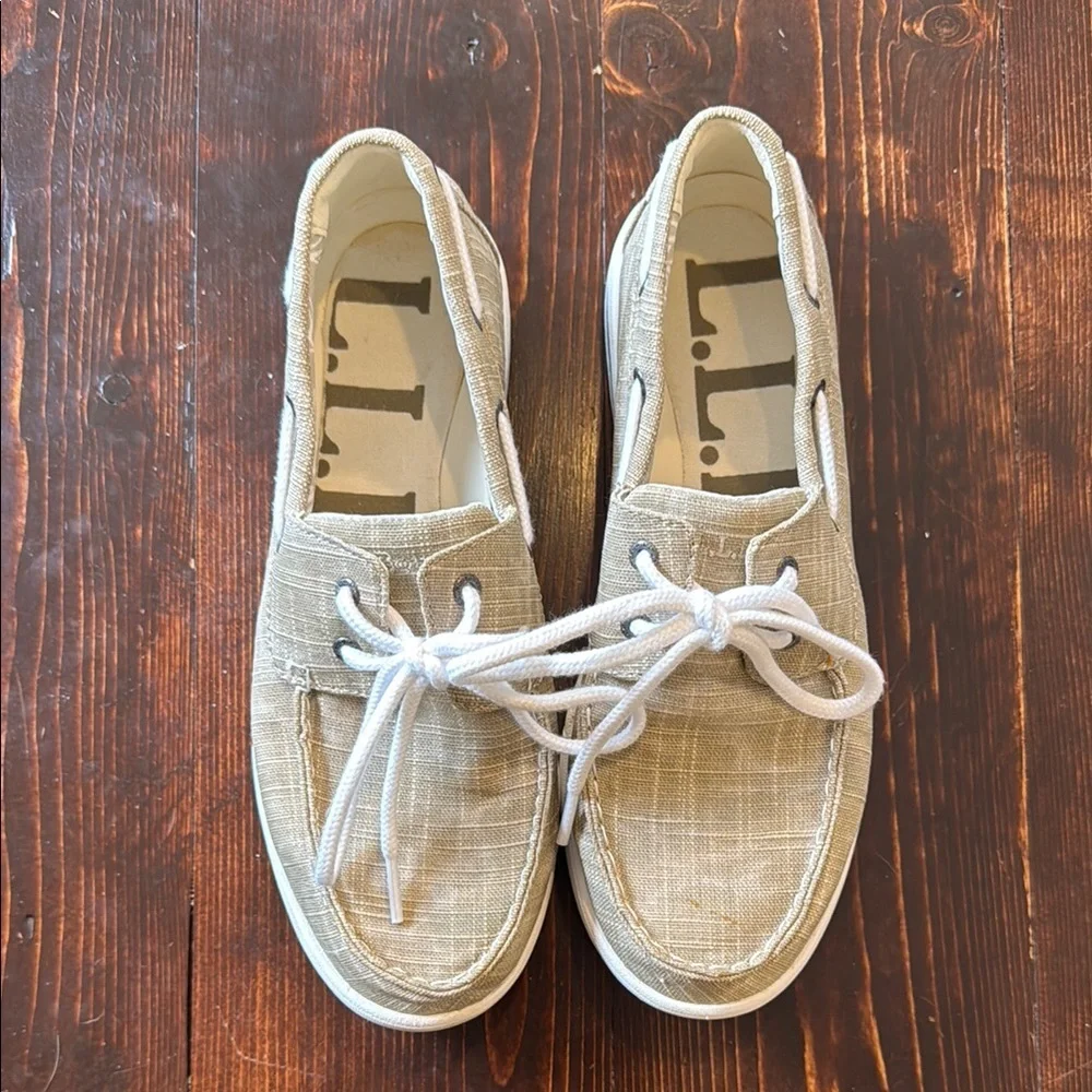L.L. Bean Women’s Tan Boat Shoes - 8.5 - Picture 2 of 8